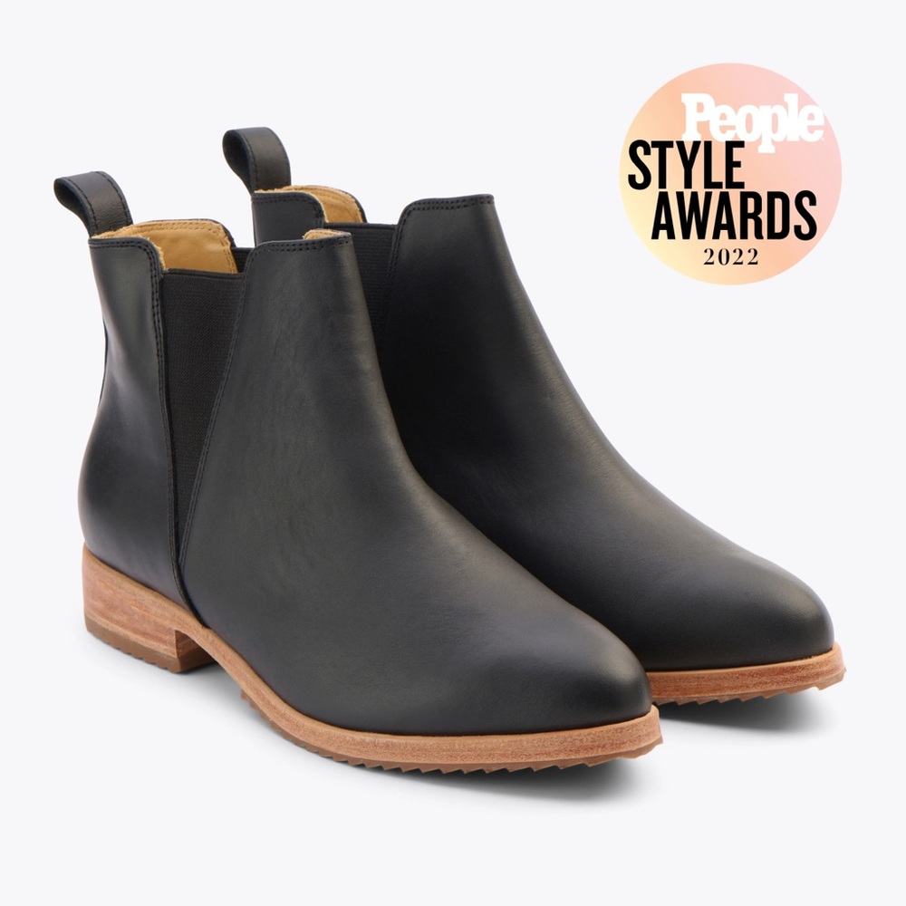 Nisolo black leather Chelsea boot womens 8